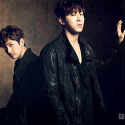 6日に新アルバム「TIME」をリリースした東方神起(左から:チャンミン、ユンホ)