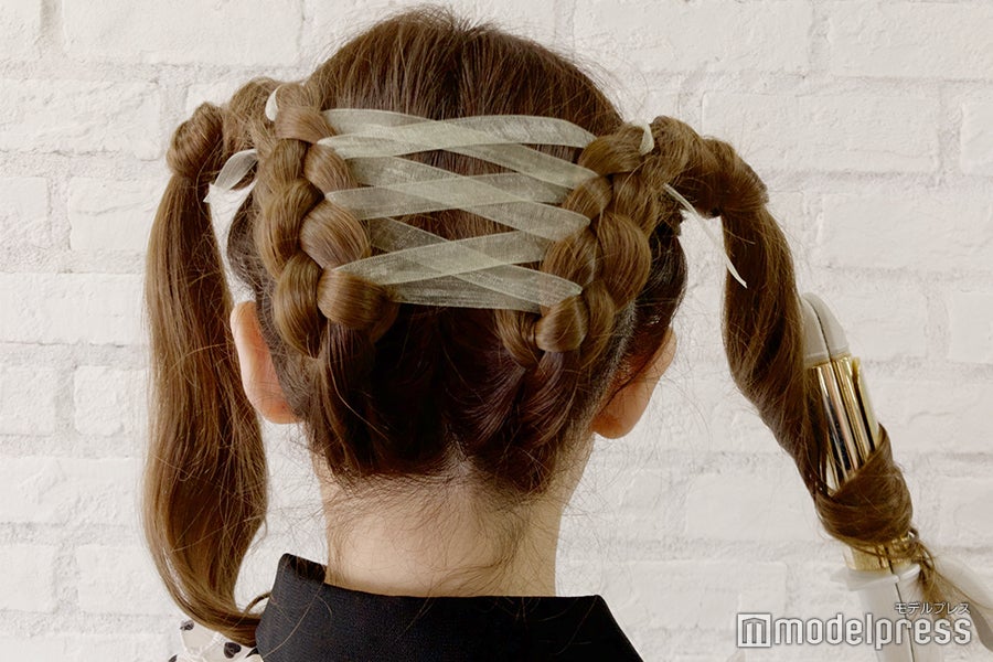 32mm以上のコテで巻くのがおすすめ （C）モデルプレス