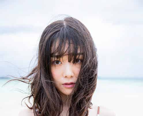 “美女神”虹コン・鶴見萌、初ソロ写真集でSEXY水着ショット披露<le germer>