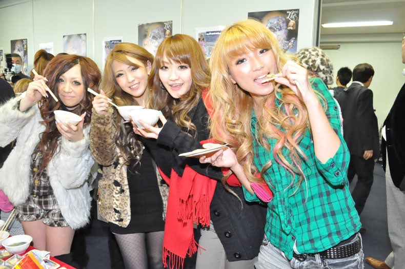 試食会に参加したギャル達