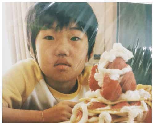 横澤夏子の幼少期から「全然変わらない」顔&“天才的センス”にツッコミ殺到