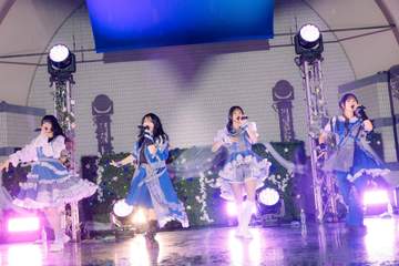 CYNHNが雨中のフリーライブ開催 新曲初披露＆11.16の自身最大規模ライブをサプライズ発表
