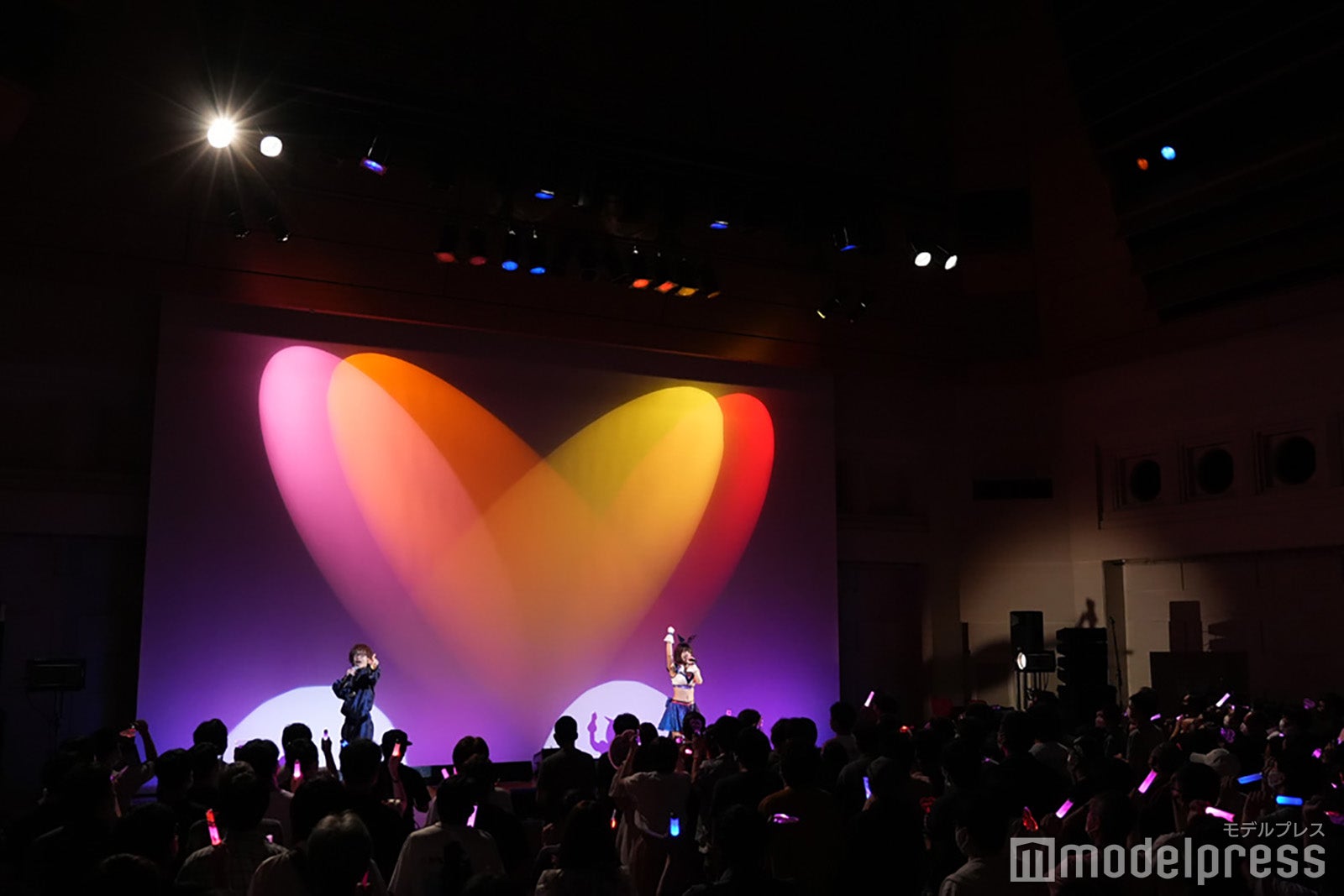 青木佑磨、えなこ（提供写真）