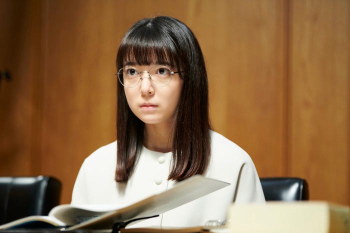 上白石萌音「法廷のドラゴン」第2話(C)「法廷のドラゴン」製作委員会