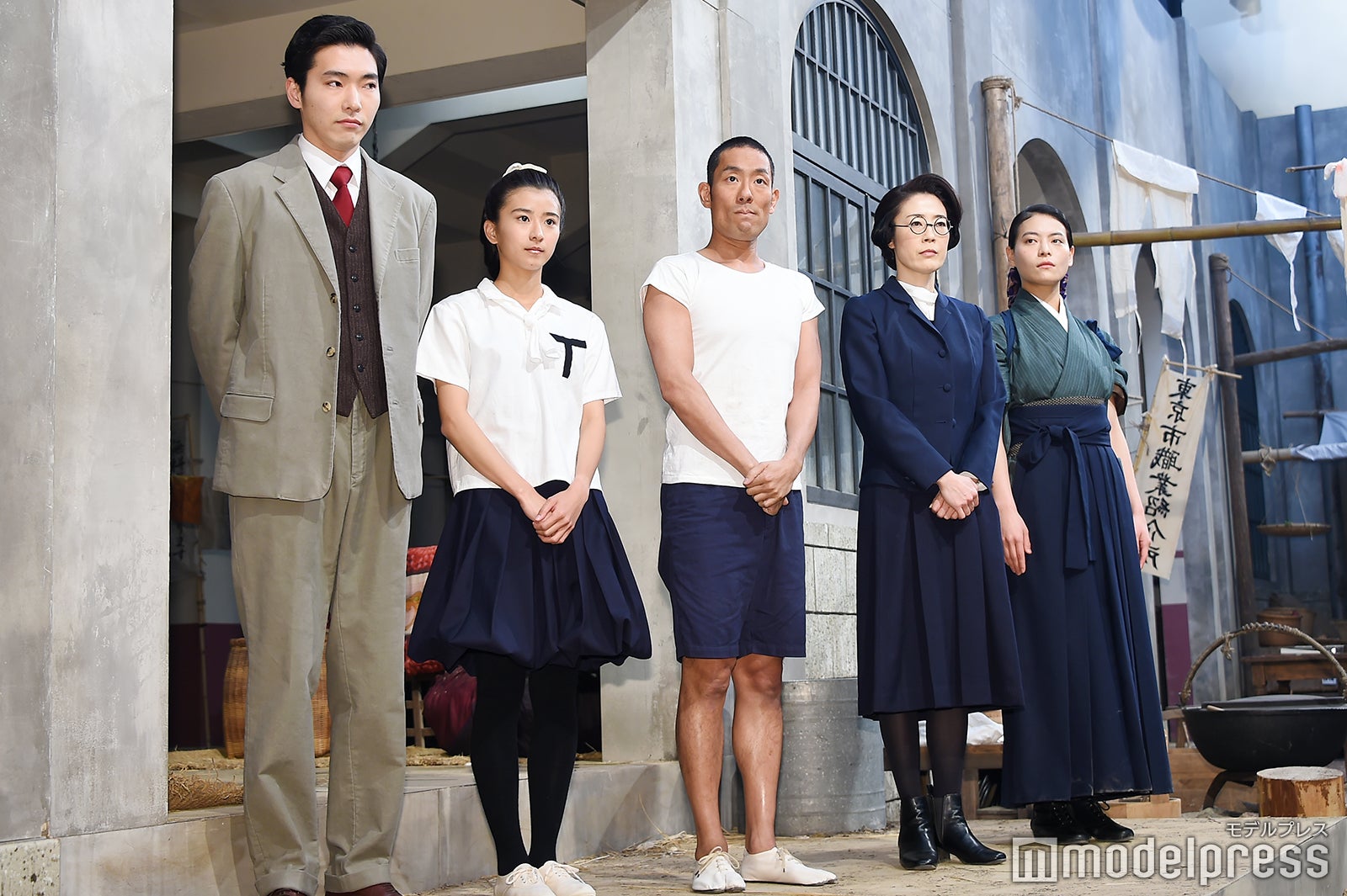 柄本佑、黒島結菜、中村勘九郎、寺島しのぶ、菅原小春（C）モデルプレス