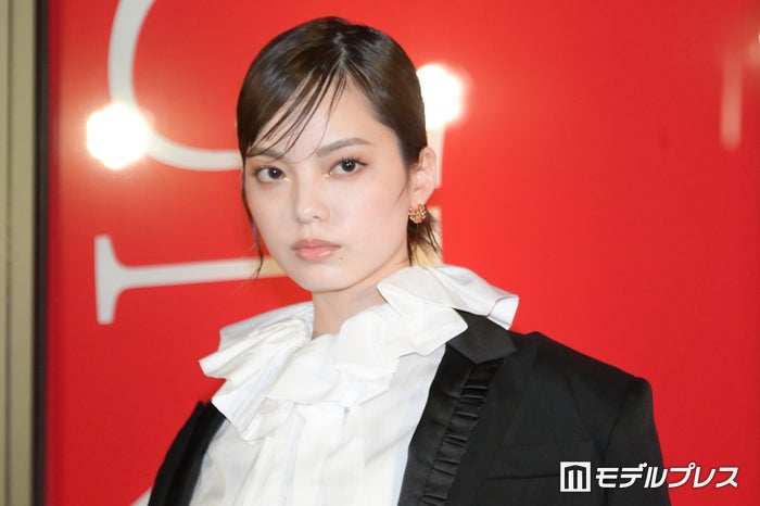 平手友梨奈、近影が話題「左手薬指の指輪に目が行く」「タトゥー入ってる？」2月に神尾楓珠と結婚