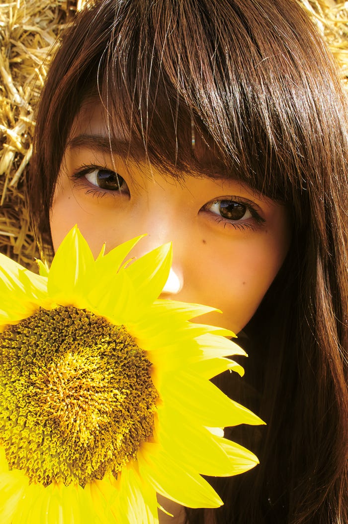 若月佑美1st写真集『パレット』収録カット(C)桑島智輝/週刊ヤングジャンプ
