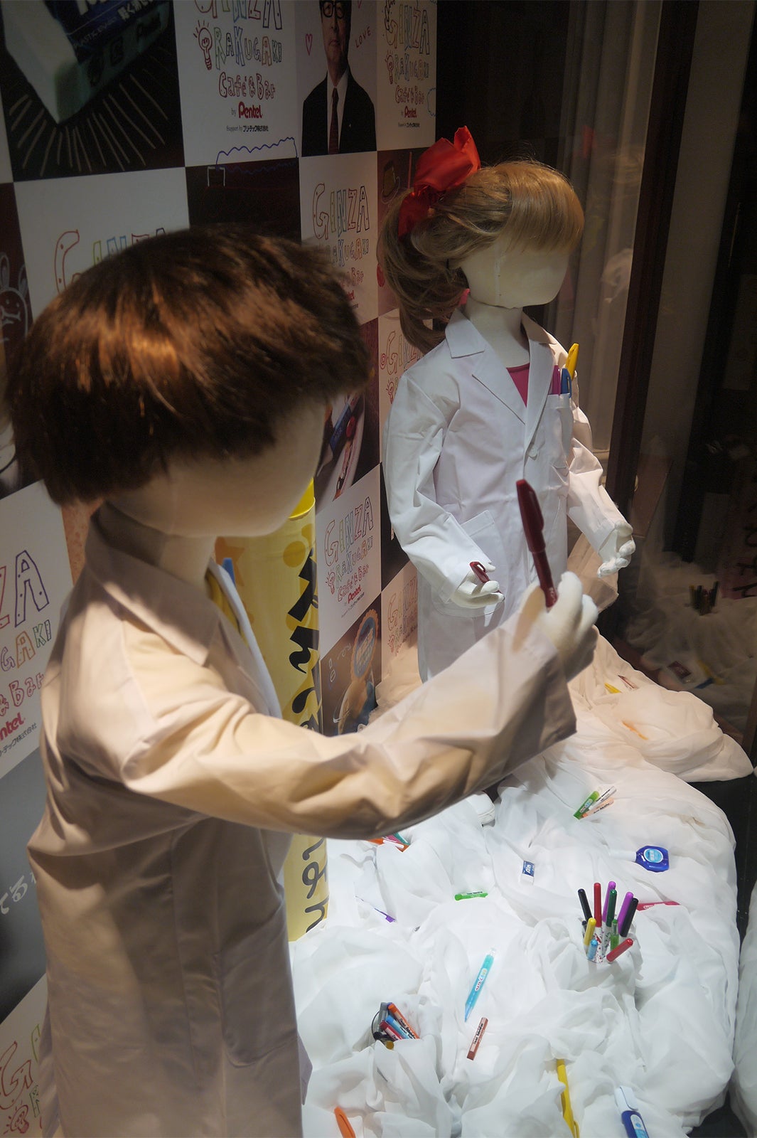 カフェ店内／画像提供：GINZA RAKUGAKI Cafe＆Bar by Pentel