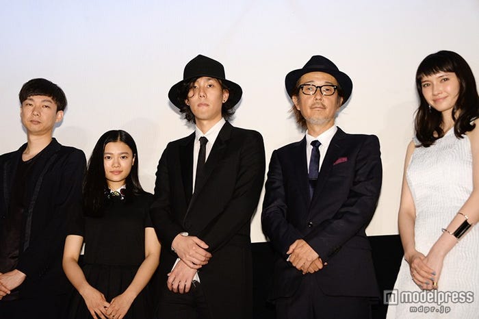 【左から】松永大司監督、杉咲花、野田洋次郎(RADWIMPS)、リリー・フランキー、市川紗椰