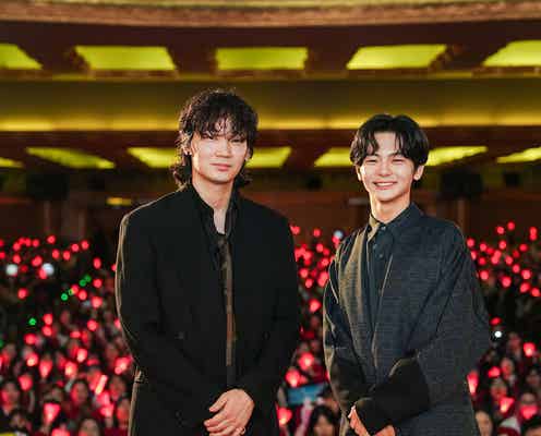 「カラオケ行こ!」綾野剛&齋藤潤、上海で舞台挨拶&観光「また共演するなら?」に回答