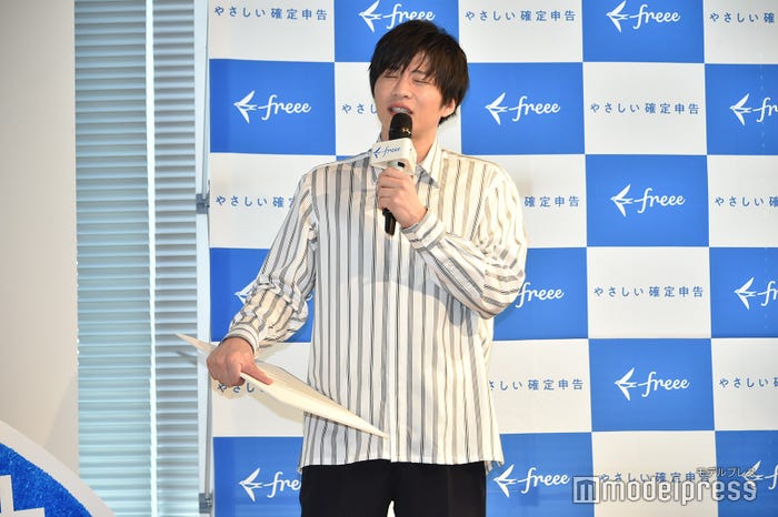 鍛えたいけどサボっていた田中圭(C)モデルプレス