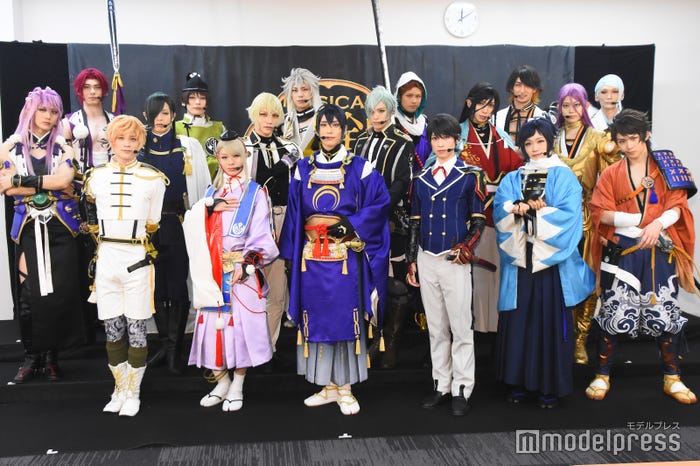 (前列左から)横田龍儀、大平峻也、黒羽麻璃央、阪本奨悟、鳥越裕貴、田村心、(中央列左から)太田基裕、荒木宏文、三浦宏規、高野洸、有澤樟太郎、高橋健介、(後列左から)spi、崎山つばさ、北園涼、佐伯大地、伊万里有、丘山晴己(C)モデルプレス