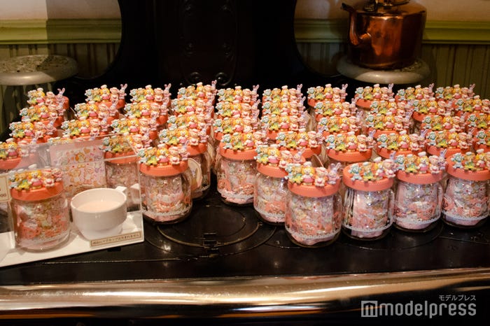 ストロベリーフロマージュラテ(各1900円)(C)モデルプレス(C)Disney