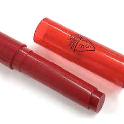 3CE／plumping lips／＃RED／1,570円（税抜） (C)メイクイット