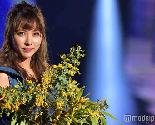 石川恋、春ワンピで笑顔咲くランウェイ<神コレ2018S/S>