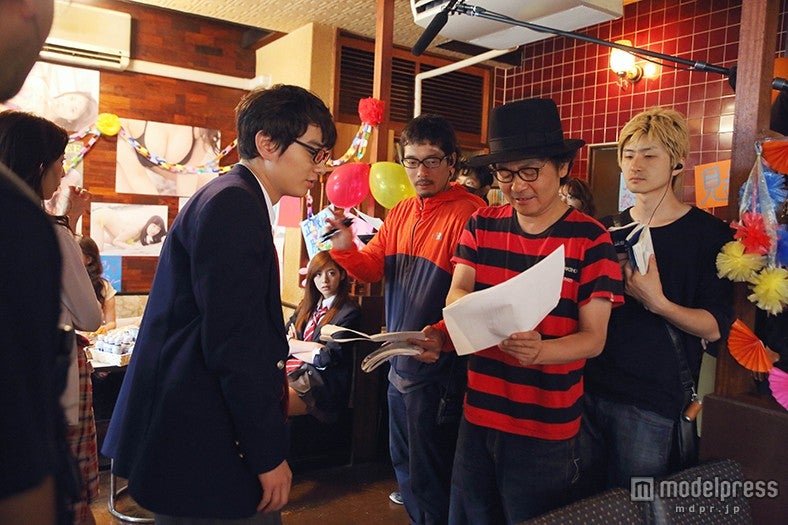 撮影中の様子（C）若杉公徳／講談社（C）2015「映画 みんな！エスパーだよ！」製作委員会