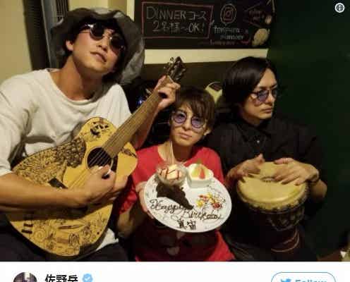 高杉真宙、誕生日を「仮面ライダー鎧武」佐野岳&久保田悠来の“謎楽団”に祝われる