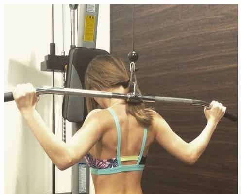 ダレノガレ明美、体脂肪率明かす 鍛え上げられた背筋に絶賛の声