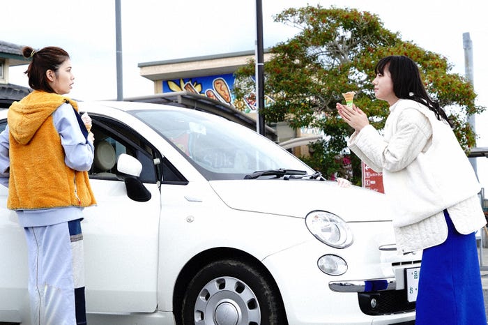 小芝風花、清原果耶「invert 城塚翡翠 倒叙集」第3話より(C)日本テレビ