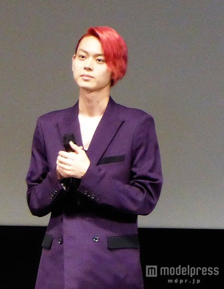 Hey! Say! JUMP中島裕翔＆菅田将暉、“投げキス”披露に大歓声