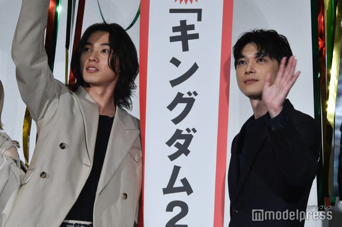 山崎賢人、吉沢亮 (C)モデルプレス