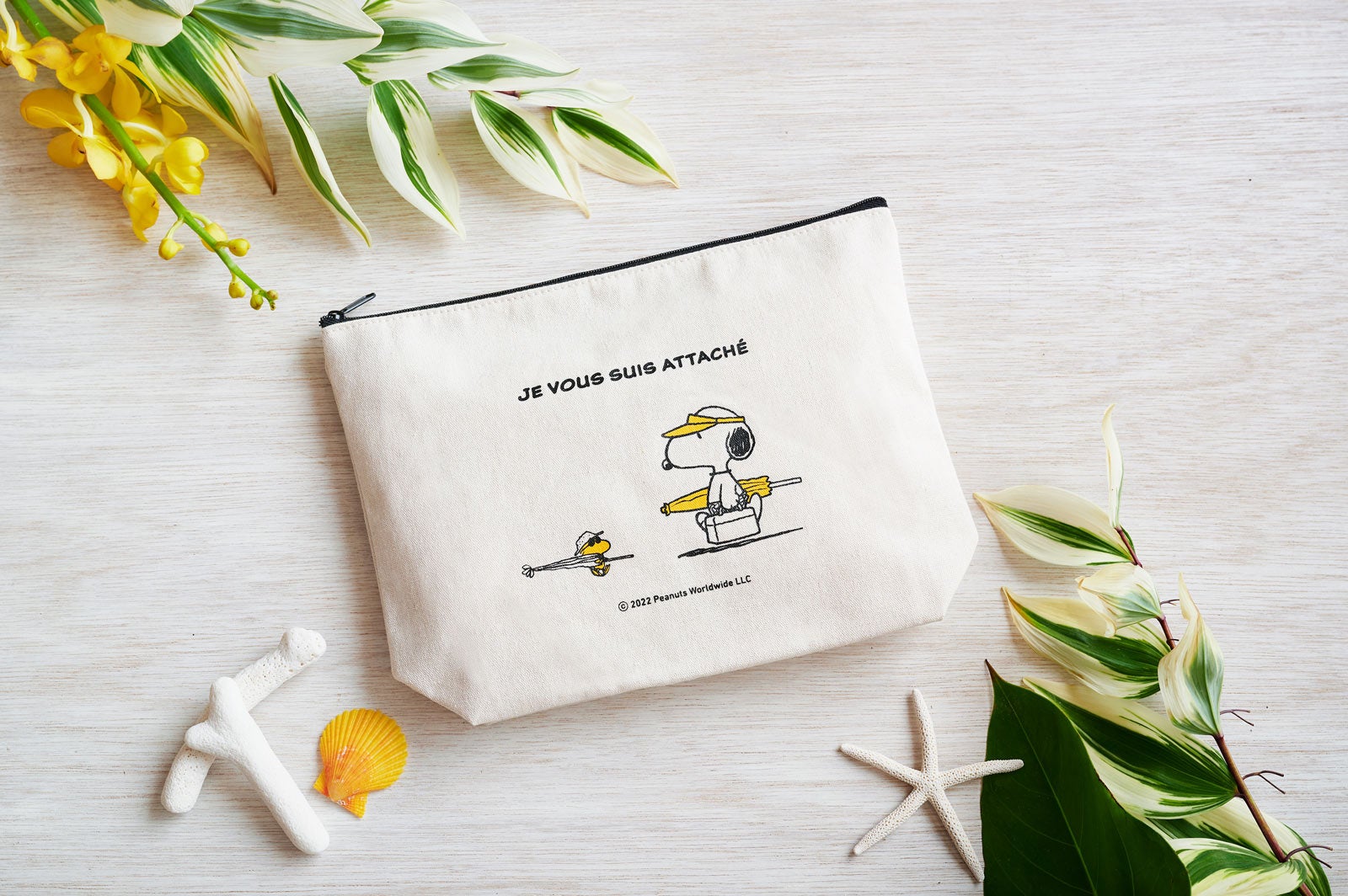 「ゼクシィ国内リゾートウエディング 2022 Autumn＆Winter」付録 ポーチ（C）2022 Peanuts Worldwide LLC