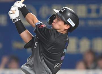 ロッテ・安田がバックスクリーンに4号同点2ラン「娘の1歳の誕生日、パパの良い姿を見せれて良かった」