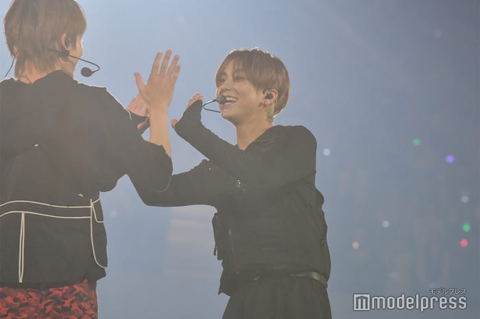 いきなり好きな寿司ネタを聞きたがるTAKI/「BEAT AX」&TEAM(C)モデルプレス