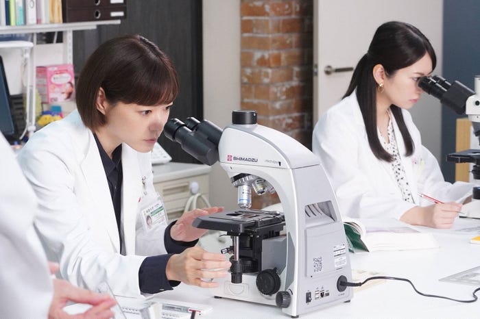 上野樹里、志田未来「監察医 朝顔」第2話より(C)フジテレビ