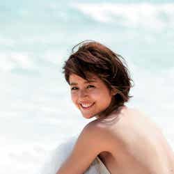 鈴木ちなみ/ファースト写真集「ちなみに…。」より(C)集英社/週刊プレイボーイ