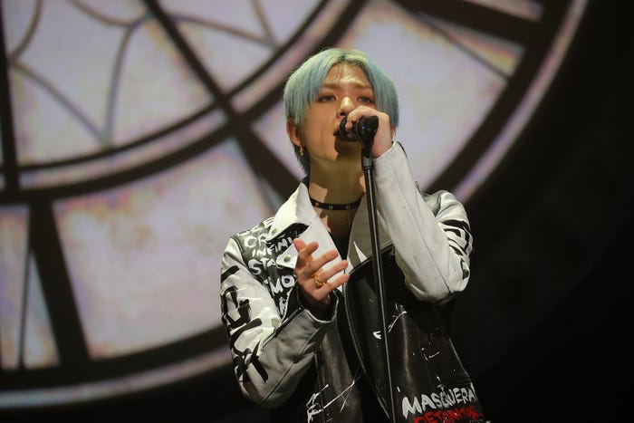 Shuta Sueyoshi/「Shuta Sueyoshi LIVE TOUR 2018 -JACK IN THE BOX-」より(画像提供:avex)