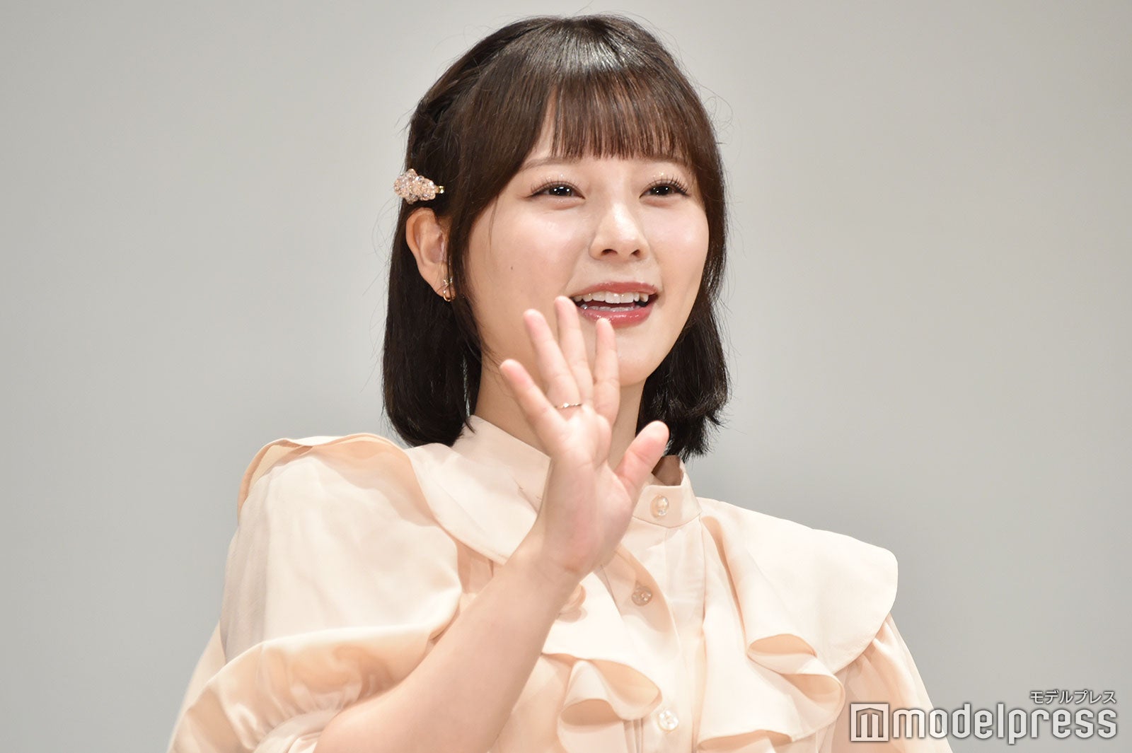 女子生徒から「可愛い！」と大歓声を浴びた齊藤なぎさ（C）モデルプレス