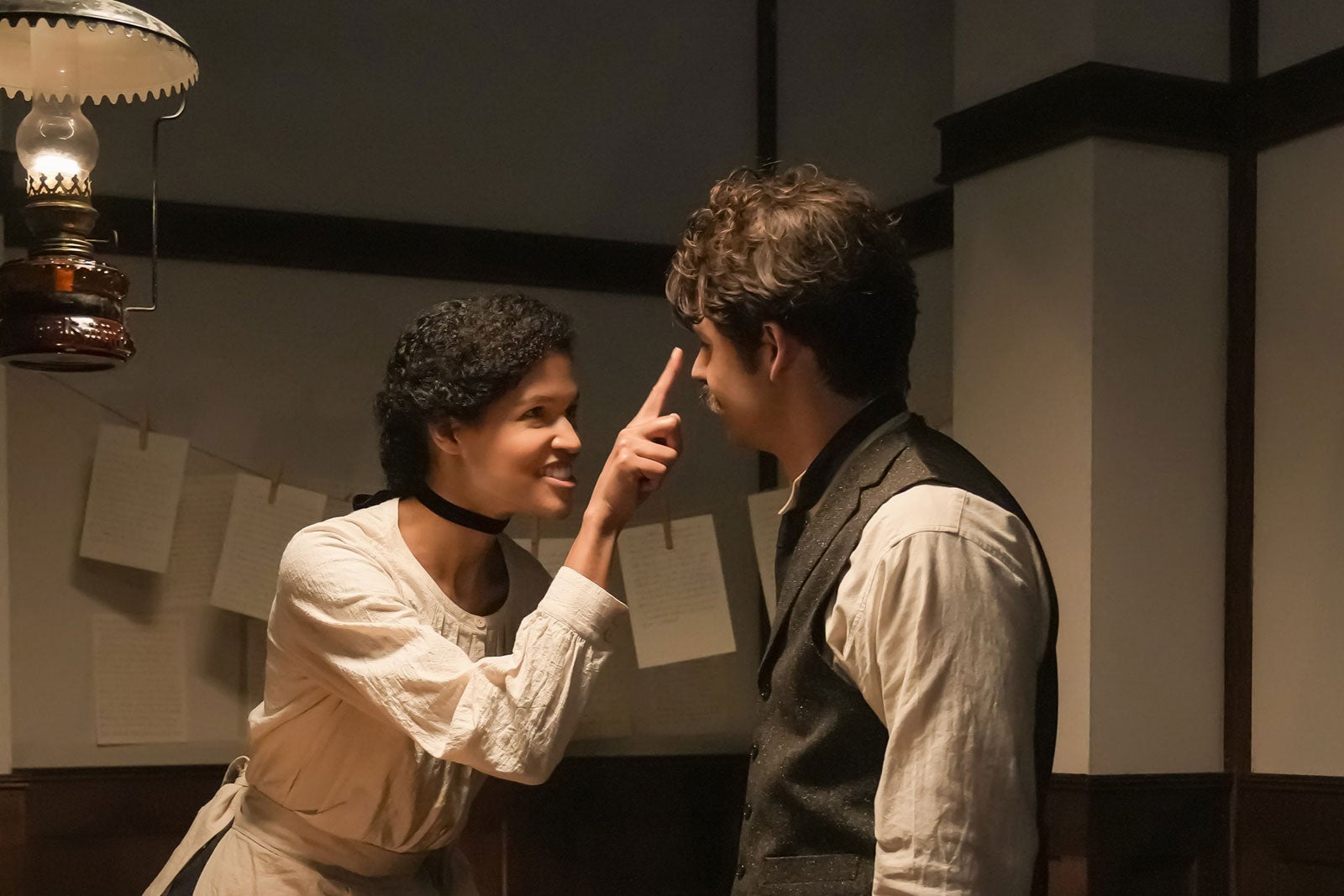 ミーシャ・ブルックス、トミー・バストウ「ばけばけ」第53話（C）NHK