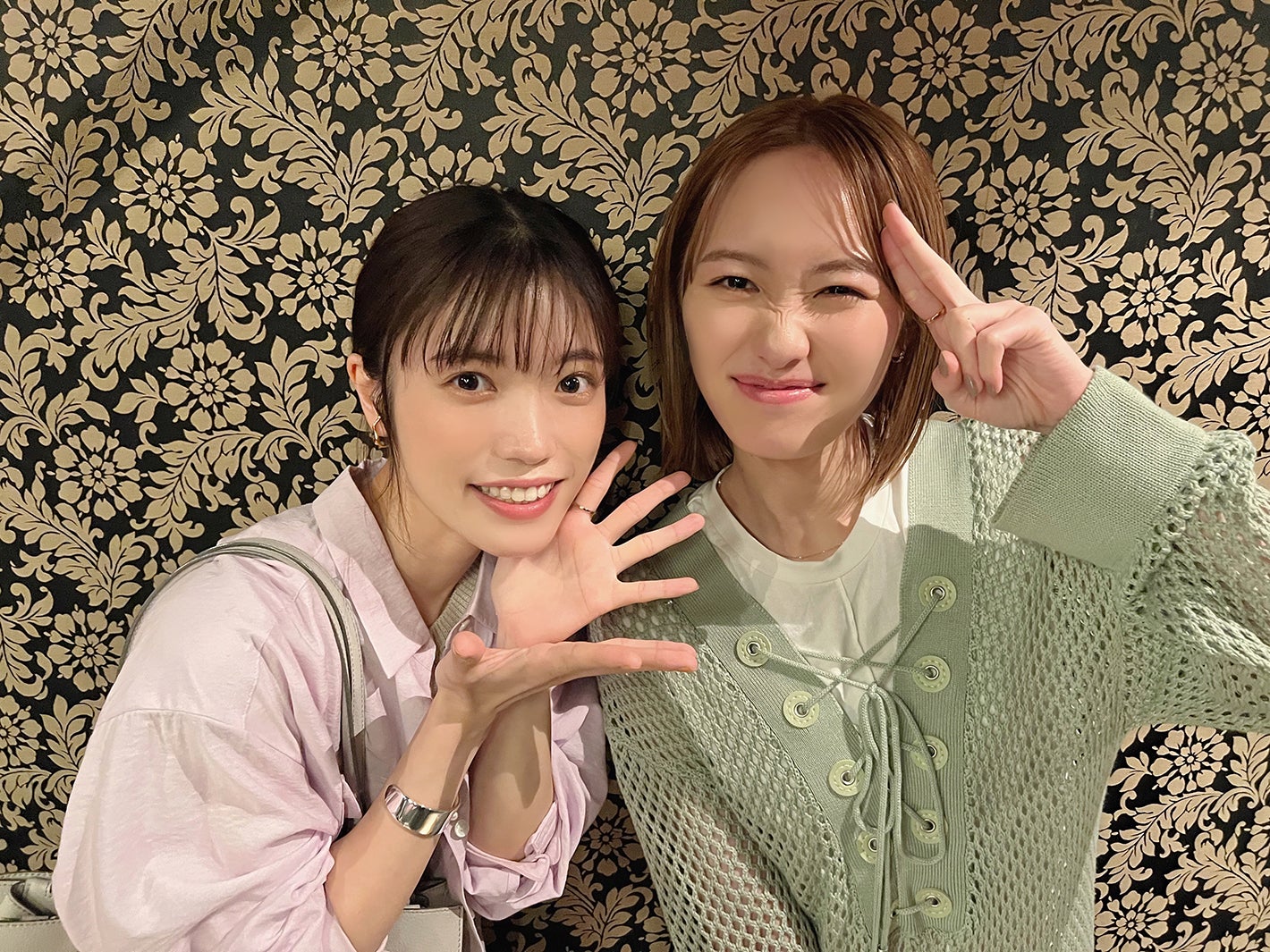 （左から）美山加恋、工藤遥（C）ABC