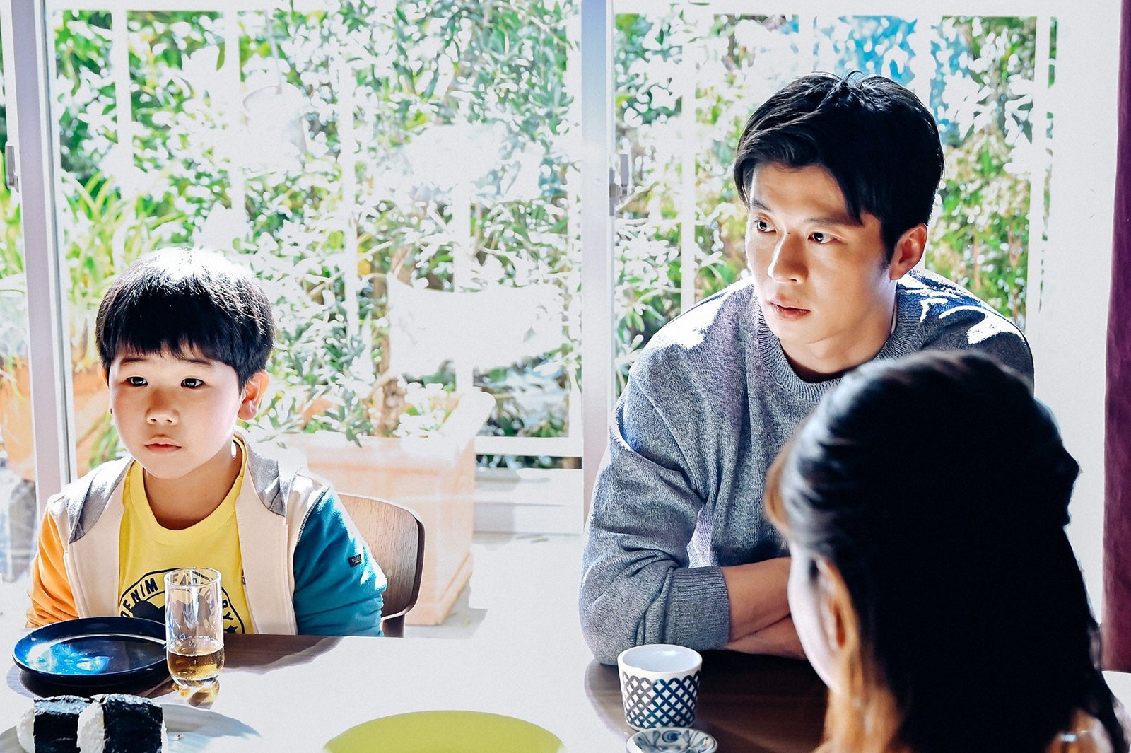 鈴木楽、田中圭／「持続可能な恋ですか？～父と娘の結婚行進曲～」第3話より（C）TBS