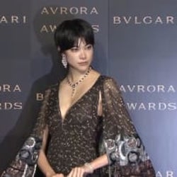 小雪、森星ら 総額約8000万円超え! 豪華ジュエリーを身につけた輝く女性たち