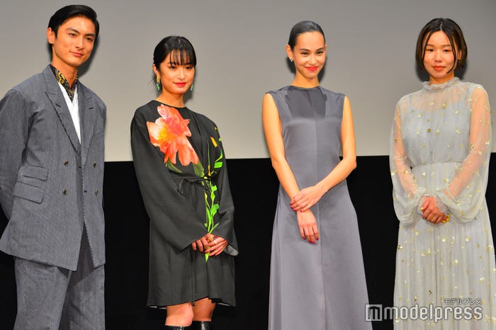 (左から)高良健吾、門脇麦、水原希子、岨手由貴子監督/映画『あのこは貴族』舞台挨拶(C)モデルプレス