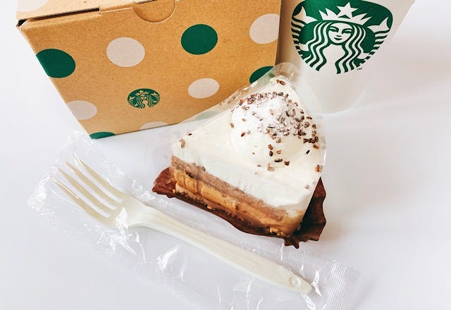 スタバ新作 カフェオレケーキ のお味は モデルプレス