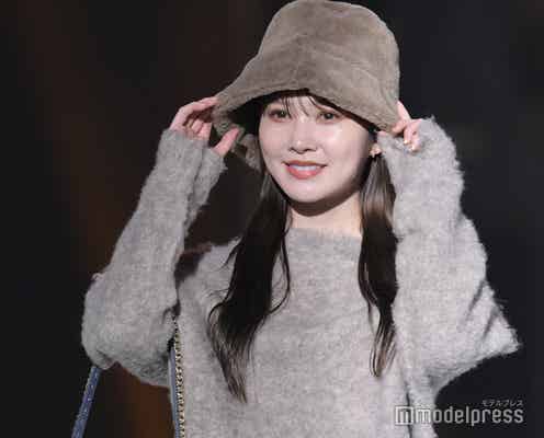 日向坂46加藤史帆、愛らしさ全開モコモコハット姿 秋感じるマットメイクも<TGC 2022 A/W>
