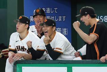 巨人 則本昂大がついに移籍後初勝利！開幕から2カ月、7登板目で待望の白星 満面の笑みで記念球手に「苦しい2カ月」「重圧を解き放ちたかった」八回に坂本が好守備連発