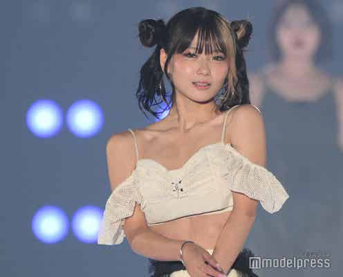 フォーエイト48あみか、ミニ丈から美ウエスト披露「へそピかっこいい」「引き締まってる」の声