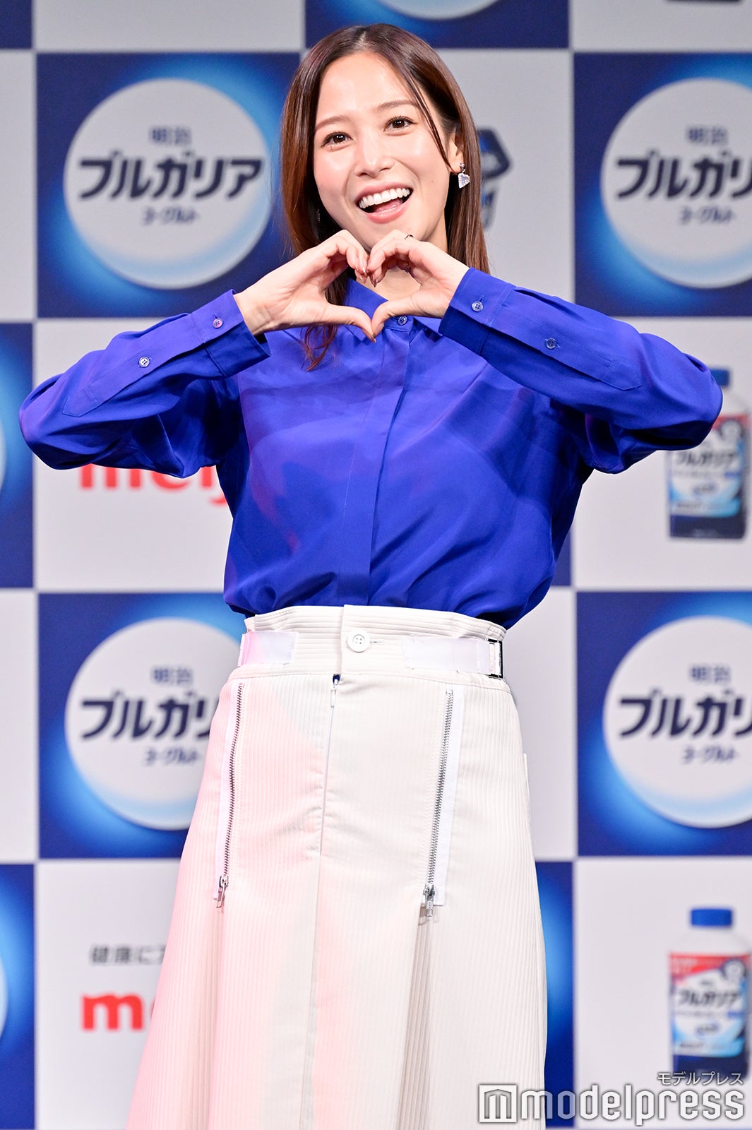 鷲見玲奈（C）モデルプレス