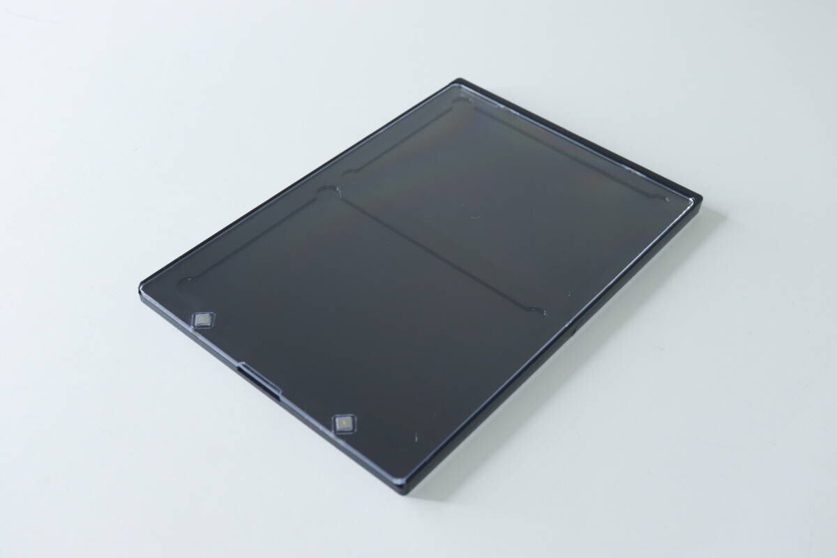 ダイソーのマグネットカードローダー（2連、黒）のビジュアル