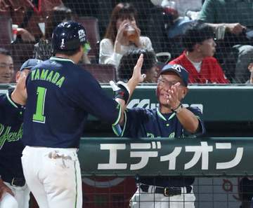 ヤクルト2連勝 打線が14安打9得点、山田に待望の今季1号 先発・高橋が5回1安打無失点で4勝目