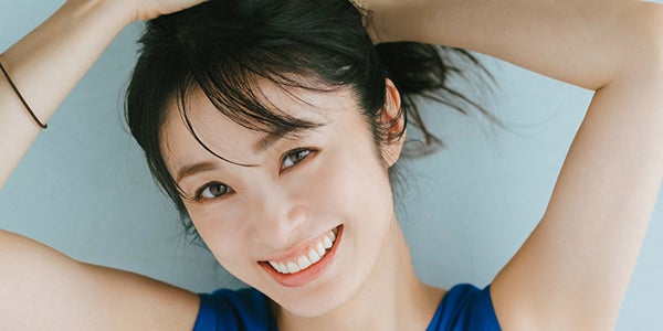 上戸彩、艶やかドレス姿披露「週刊FLASH」表紙登場 - モデルプレス