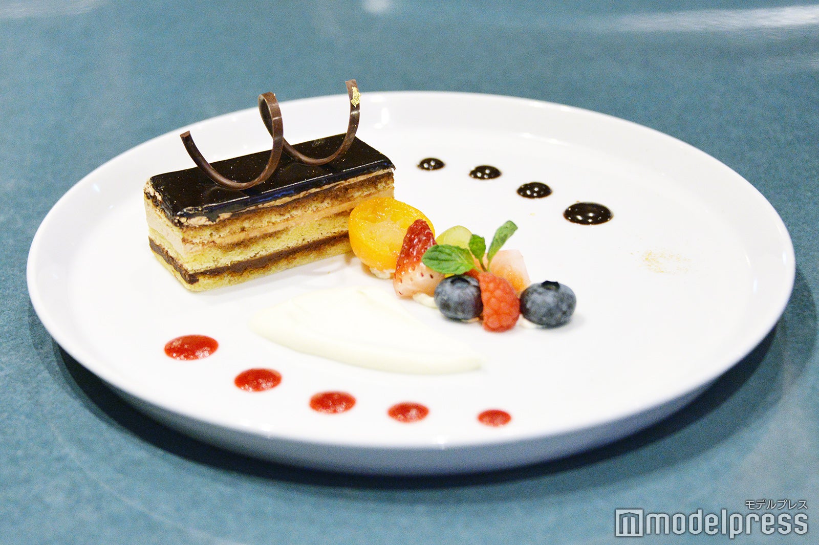 （C）モデルプレス