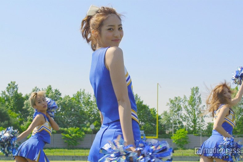 堀田茜／Nissy「DANCE DANCE DANCE」MVより