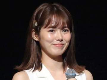 29歳差婚で話題呼んだフリーアナ「夏の癒やしを見つけた日」 爽やかフリルスカートで「森の妖精」