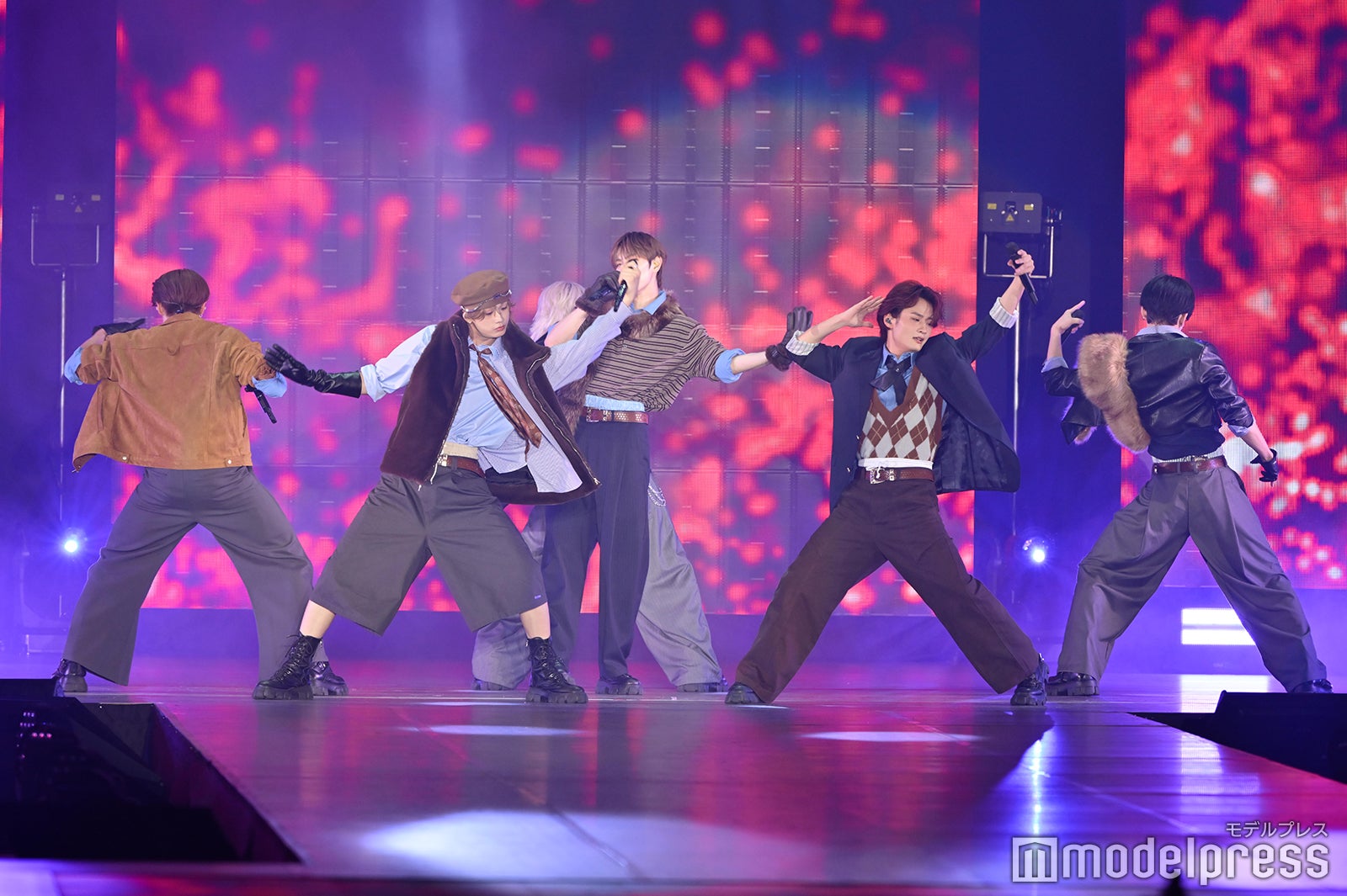 （C）モデルプレス