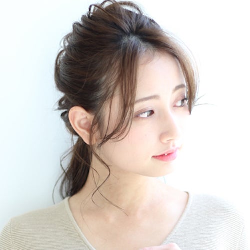 初心者さんでもできるロングヘアアレンジ集 簡単なのに大人のおしゃれ見えが叶う モデルプレス 初心者さんでもできるロングヘアアレンジ集 簡単なのに大人のおしゃれ見えが叶う モデルプレス